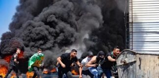 ইসরায়েলের ১২২ বোমার আঘাত