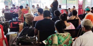 ভারত থেকে ফিরছে মানুষ, মানছে না স্বাস্থ্যবিধি ভারত থেকে ফিরছে মানুষ