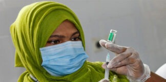 শিক্ষা প্রতিষ্ঠান খোলার আগে শিক্ষার্থীদের টিকা