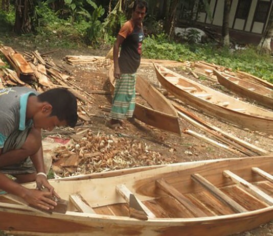গয়হাটায় শত বছরের পুরানো ঐতিহ্যবাহী নৌকার হাট