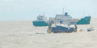 পদ্মা সেতুর মালামাল নিয়ে জাহাজ ডুবি, চলছে উদ্ধার কাজ
