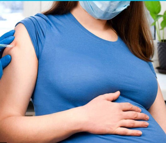 গর্ভবতী বা বুকের দুধ খাওয়ানো মায়েরা কি করোনার টিকা নিতে পারবেন?