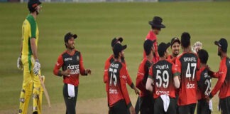 দুই লজ্জার রেকর্ড অস্ট্রেলিয়ার