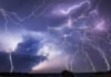 বজ্রপাতে