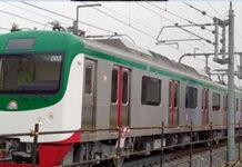 ২৩ ঘণ্টা পর মেট্রোরেল চলা শুরু মেট্রোরেল