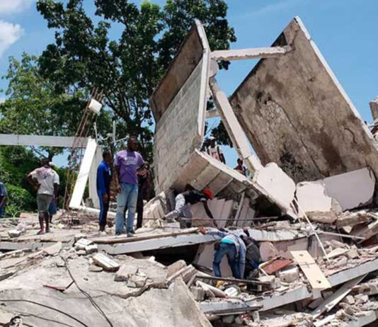 হাইতিতে শক্তিশালী ভূমিকম্পে নিহতের সংখ্যা বেড়ে ৩০৪ জন হাইতিতে শক্তিশালী ভূমিকম্পে নিহতের সংখ্যা বেড়ে ৩০৪ জন