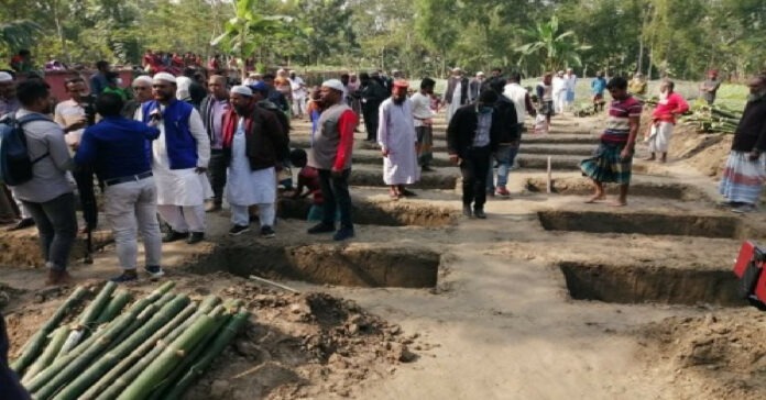 সুগন্ধায় লঞ্চে অগ্নিকাণ্ড: গণকবরে দাফন সম্পন্ন