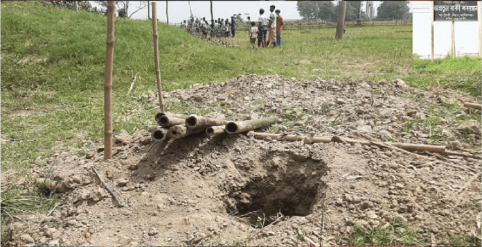 মানিকগঞ্জে কবর খুঁড়ে নয়টি লাশের কঙ্কাল চুরি