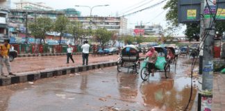 নিউমার্কেট এলাকায় যান চলাচল স্বাভাবিক