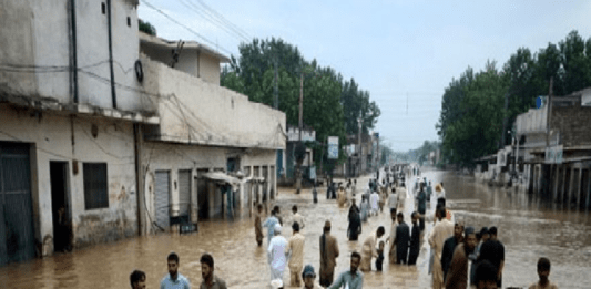 পাকিস্তানের বন্যায় এক-তৃতীয়াংশ পানির নিচে