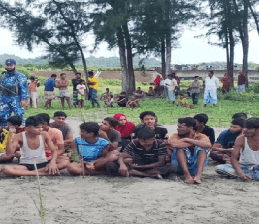 ট্রলারডুবির ঘটনায় তিন রোহিঙ্গা নারীর মৃত্যু