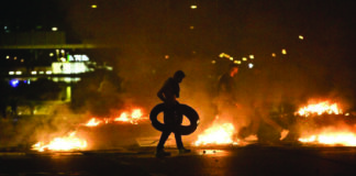 সুইডেনে কুরআন পোড়াল উগ্রপন্থীরা