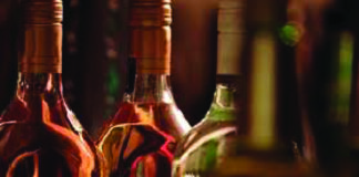 বিষাক্ত মদপানে ৩ জনের মৃত্যু