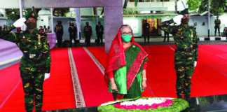 বঙ্গবন্ধুর প্রতিকৃতিতে প্রধানমন্ত্রীর শ্রদ্ধা