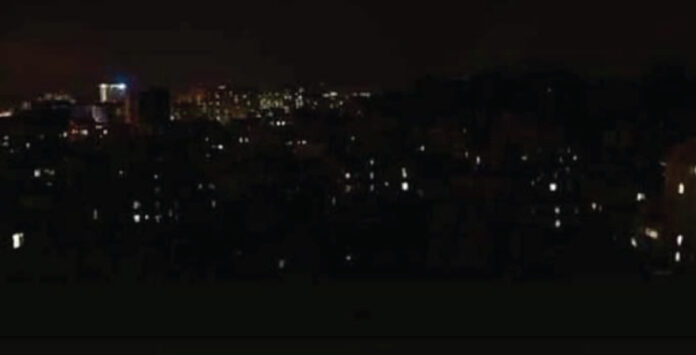 এক মিনিট অন্ধকারে থাকবে দেশ