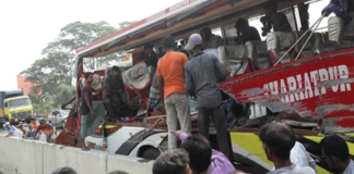 বঙ্গবন্ধু এক্সপ্রেসওয়েতে বাস-ট্রাক সংঘর্ষে তিন জন নিহত