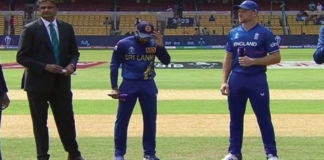 টস জিতে ব্যাটিংয়ে ইংল্যান্ড