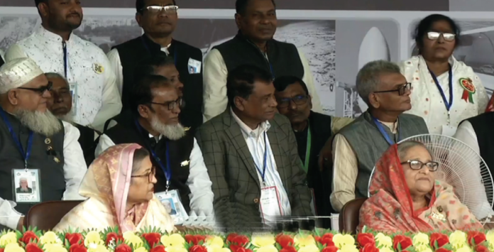 টুঙ্গিপাড়ায় নির্বাচনী জনসভায় প্রধানমন্ত্রী টুঙ্গিপাড়া