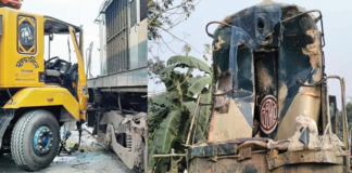 বালুবোঝাই ট্রাকের