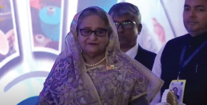 বাণিজ্য মেলার উদ্বোধনী অনুষ্ঠানে যোগ দিয়েছেন প্রধানমন্ত্রী বাণিজ্য মেলা