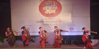 ৪র্থ দিনেও জমজমাট