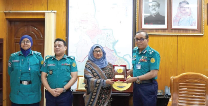 কেএমপি’র পুলিশ কমিশনারের সাথে এনএসআই খুলনার অতিরিক্ত পরিচালকের সৌজন্য সাক্ষাৎ