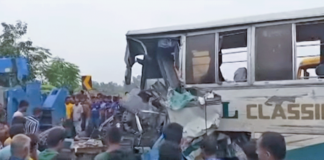 দিনাজপুরে বাস ও ট্রাকের মুখোমুখি সংঘর্ষে শিশুসহ ৫ জন নিহত