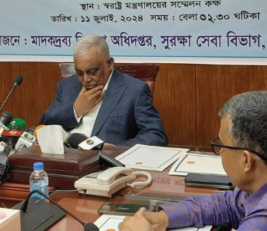 শিক্ষার্থীরা লিমিট ক্রস করে যাচ্ছে: স্বরাষ্ট্রমন্ত্রী