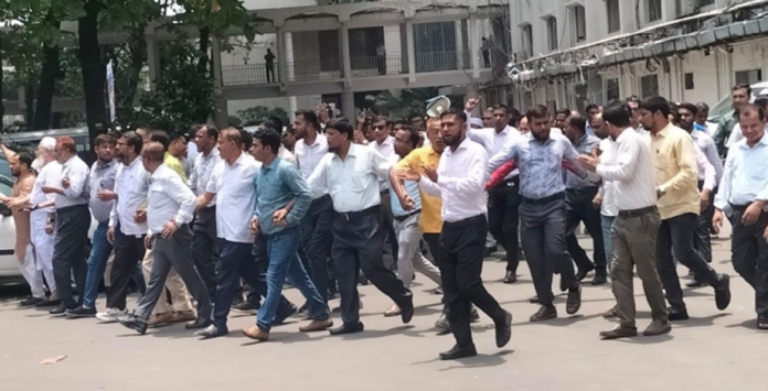 সোমবার সচিবালয়ে দুই ঘণ্টা কর্মবিরতি পালন করবেন কর্মচারীরা সচিবালয়ে