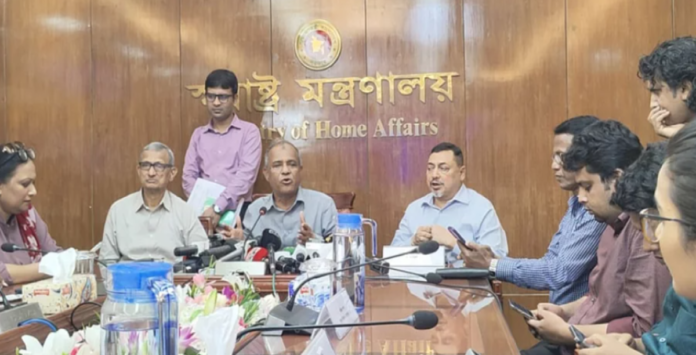 নির্বাচনের আগে এসপি-ওসিদের বদলি-পদায়ন হবে প্রকাশ্য লটারিতে: স্বরাষ্ট্র উপদেষ্টা নির্বাচন