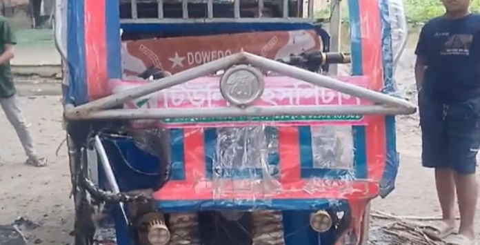 চালককে কুপিয়ে