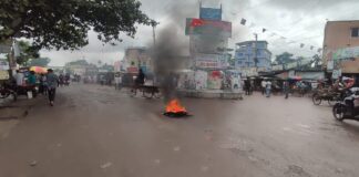 বাগেরহাটে ৪টি সংসদীয় আসন পুনর্বহালের দাবিতে মোল্লাহাটে অবরোধ কর্মসূচি