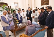 হাদির পরিবারের সঙ্গে প্রধান উপদেষ্টার সাক্ষাৎ প্রধান উপদেষ্টা