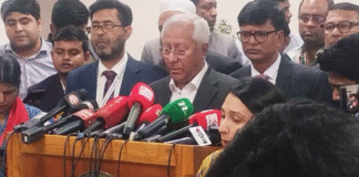 প্রথম সাড়ে ৪ ঘণ্টায় গড়ে ৩২ দশমিক ৮৮ শতাংশ ভোট পড়েছে