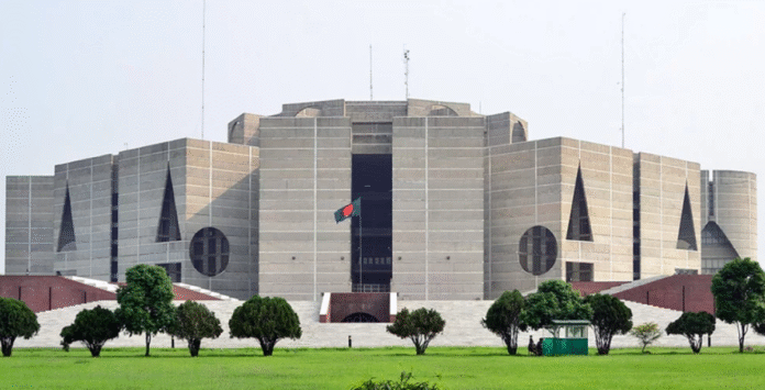 নতুন সরকারের শপথ