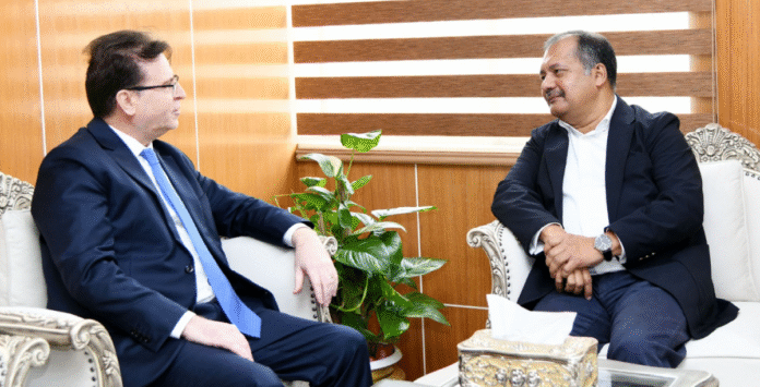 তথ্য ও সম্প্রচার মন্ত্রী