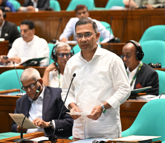 শিক্ষার্থীকে বিনামূল্যে