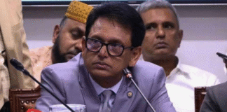 বিনামূল্যে স্কুলড্রেস