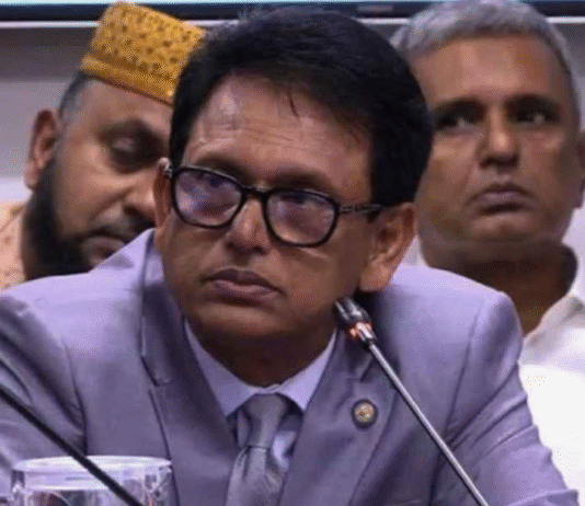 বিনামূল্যে স্কুলড্রেস