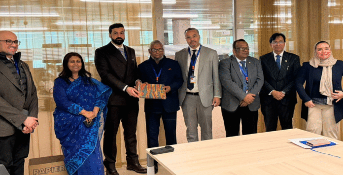 সৌদি মানবসম্পদ বিষয়ক উপমন্ত্রীর সাথে মাননীয় প্রবাসী কল্যাণ ও বৈদেশিক কর্মসংস্থান মন্ত্রীর বৈঠক সৌদি মানবসম্পদ