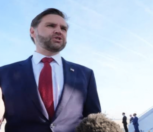 মার্কিন প্রতিনিধি দলকে নিয়ে ইসলামাবাদে পৌঁছেছেন ভ্যান্স মার্কিন প্রতিনিধি