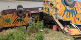 ব্রাহ্মণবাড়িয়ায় নিয়ন্ত্রণ হারিয়ে বাস খাদে ব্রাহ্মণবাড়িয়া