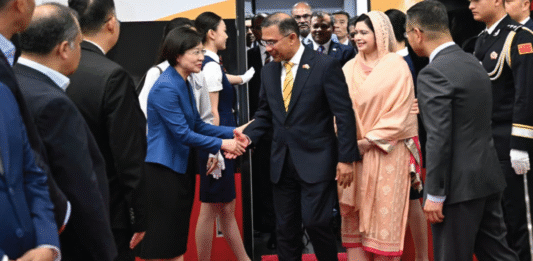 বেইজিং পৌঁছেছেন প্রধানমন্ত্রী তারেক রহমান বেইজিং