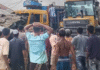 ট্রাকের ধাক্কায়