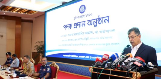জুলাই গণঅভ্যুত্থানের চেতনাকে ধারণ করে পুলিশকে জনআস্থা অর্জন করতে হবে; অপরাধে যুক্ত হলে বিভাগীয় শাস্তির পাশাপাশি ফৌজদারি ব্যবস্থা- স্বরাষ্ট্রমন্ত্রী জুলাই গণঅভ্যুত্থানে